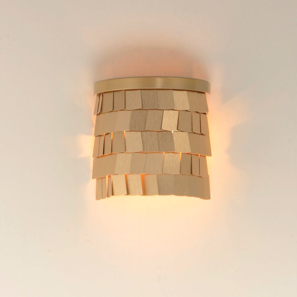 Glamour Bath Wall Light in Detail.