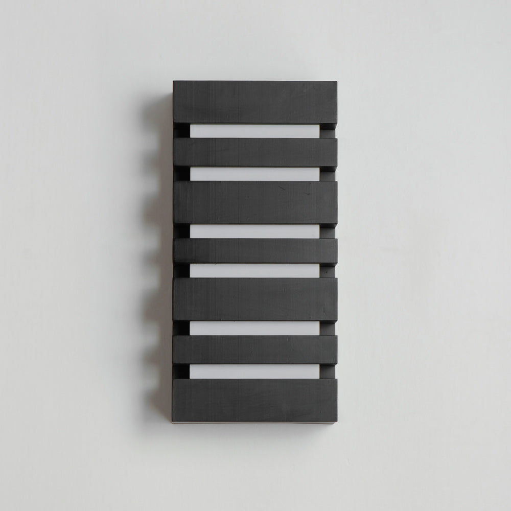 Keyes Outdoor LED Wall Light in Detail.