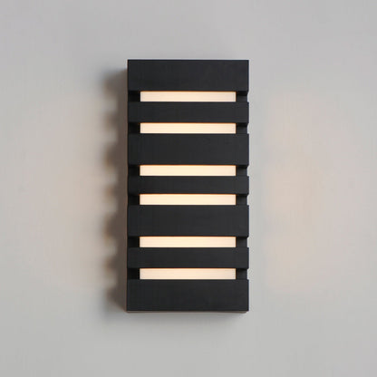 Keyes Outdoor LED Wall Light in Detail.