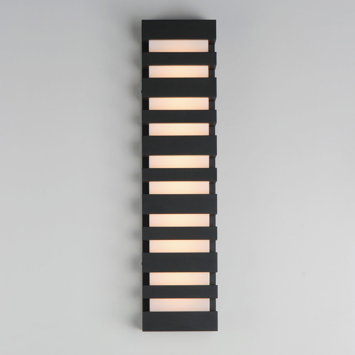 Keyes Outdoor LED Wall Light in Detail.