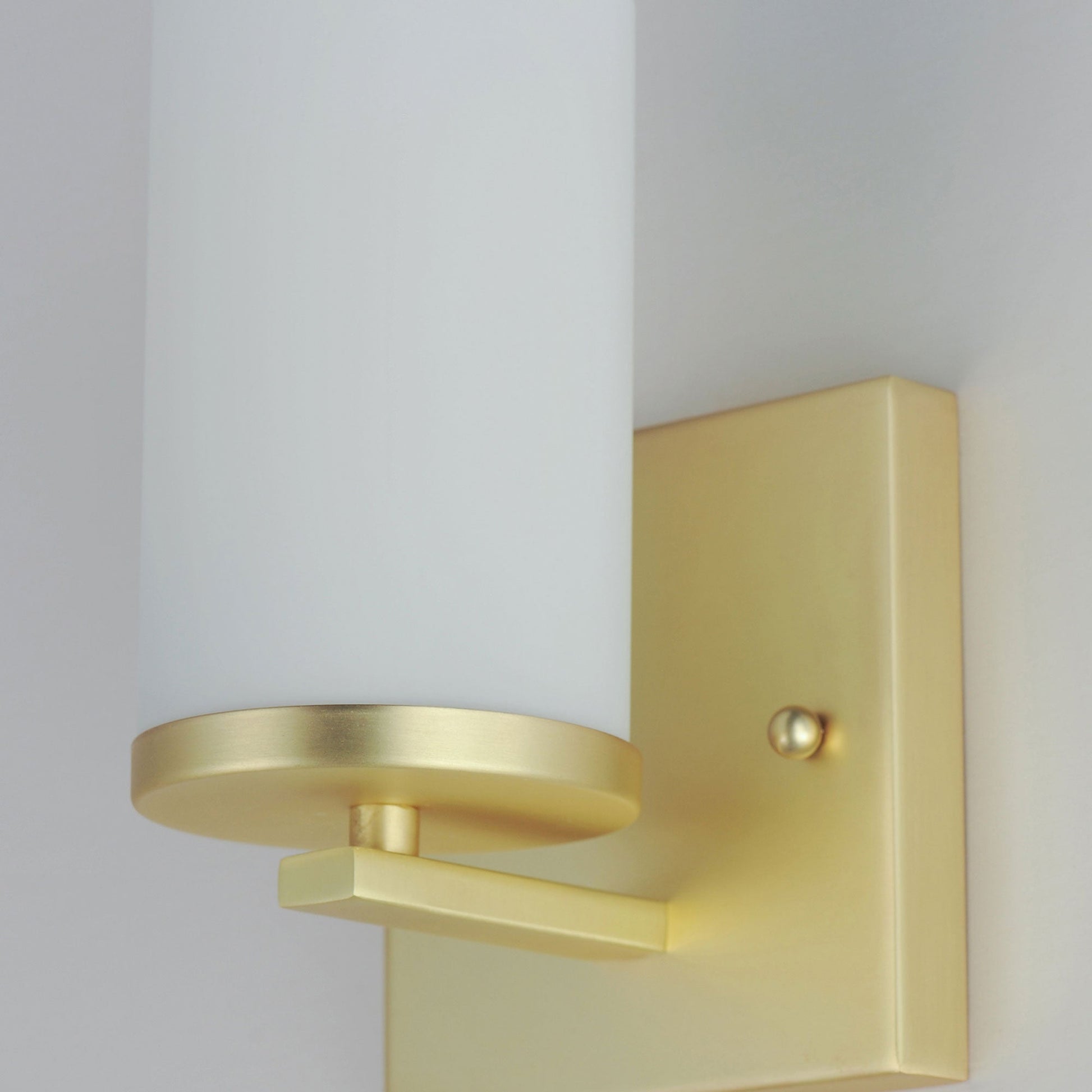 Lateral Bath Wall Light in Detail.