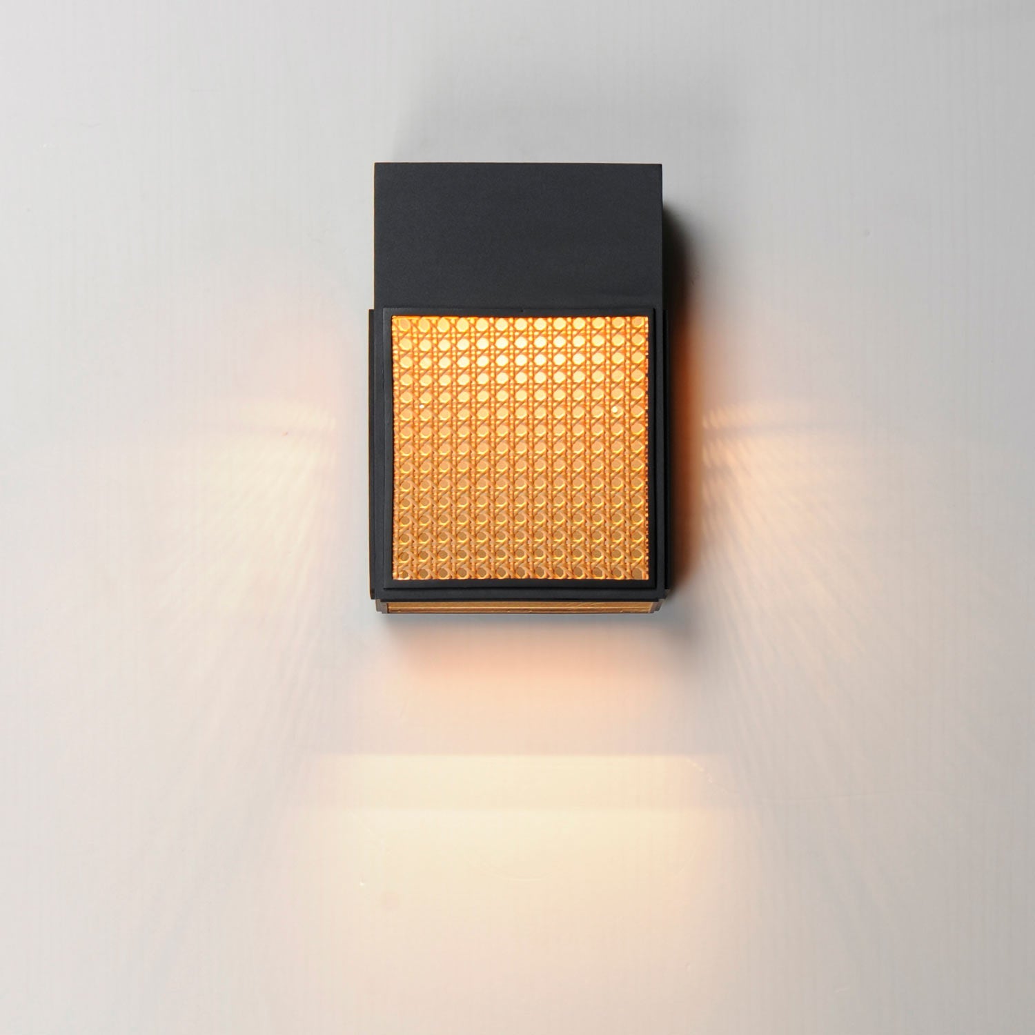 Lattice Outdoor LED Wall Light in Detail.