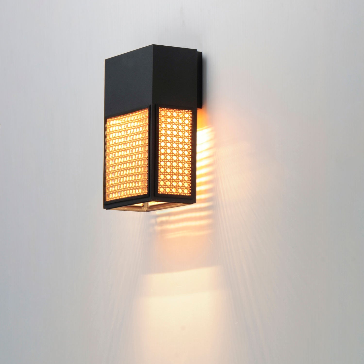 Lattice Outdoor LED Wall Light in Detail.