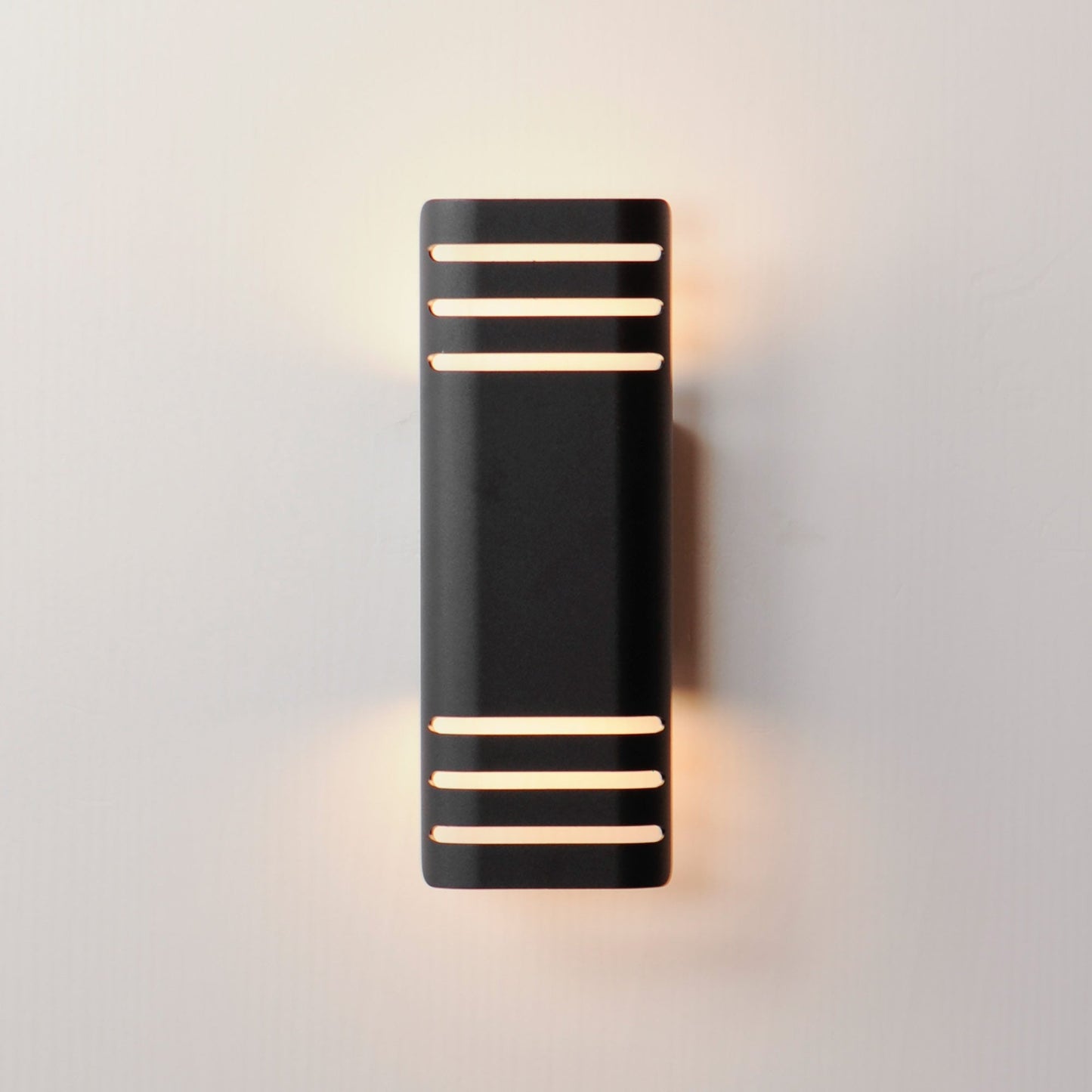 Lightray Outdoor LED Directional Wall Light in Detail.