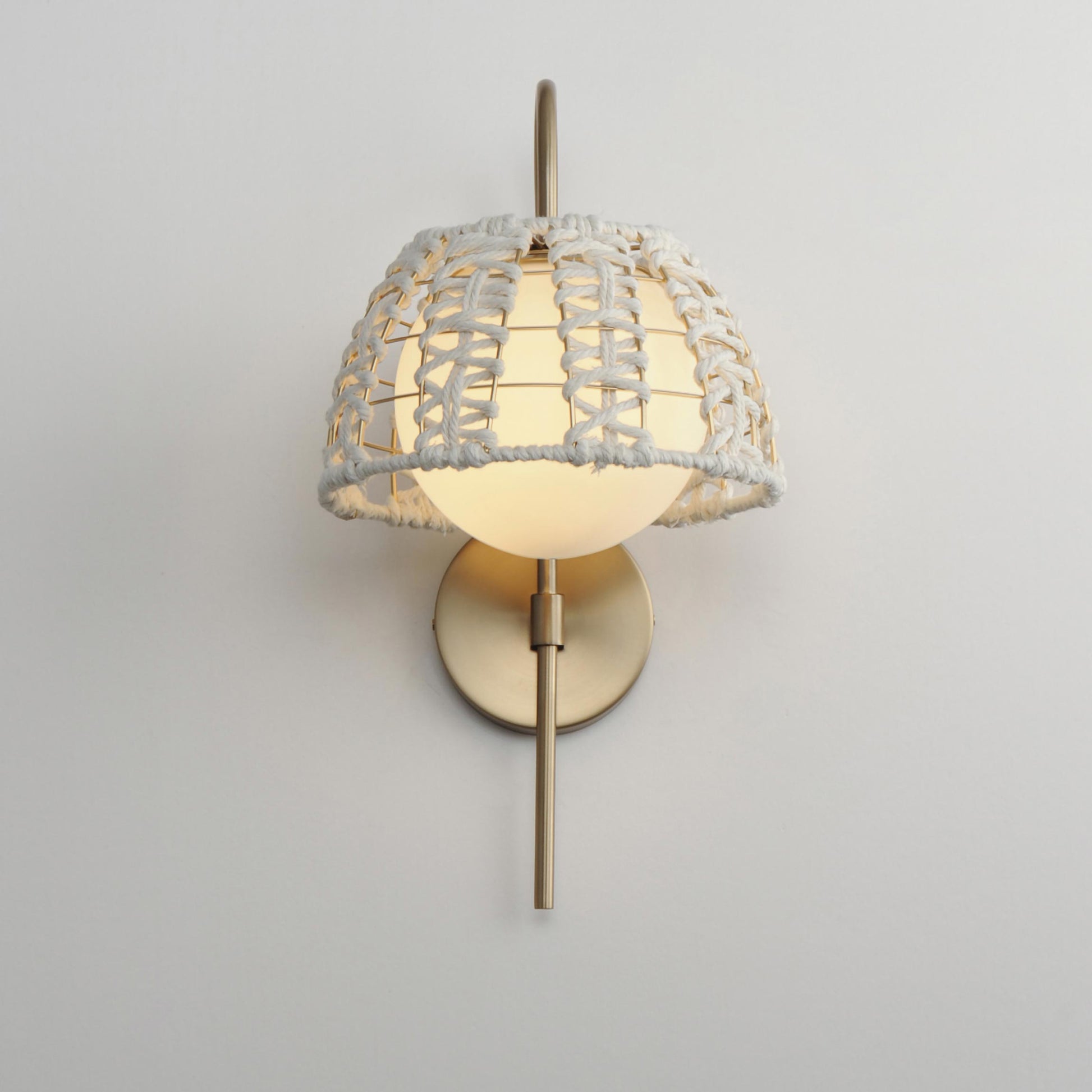 Macrame Wall Light in Detail.