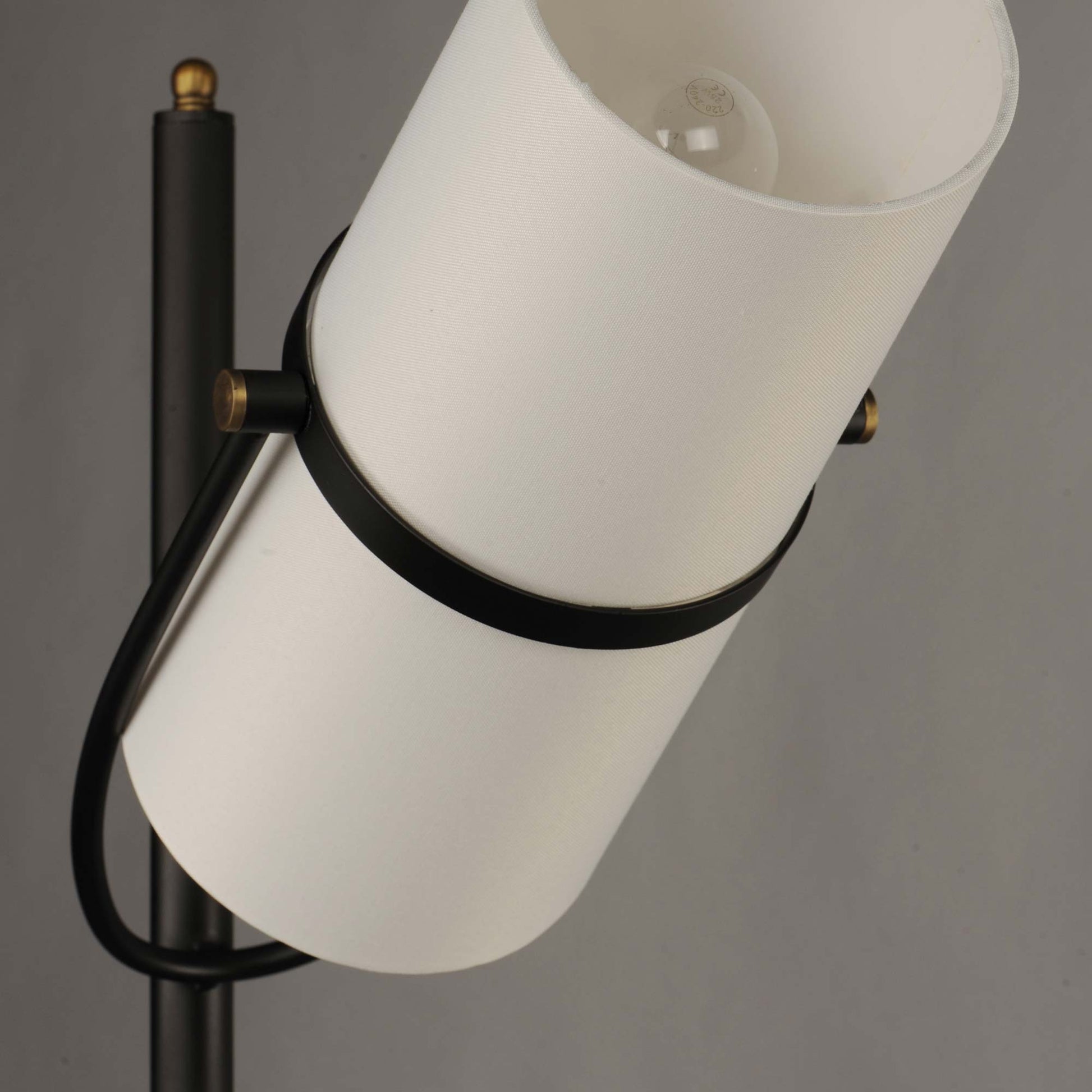 Oscar Floor Lamp in Detail.