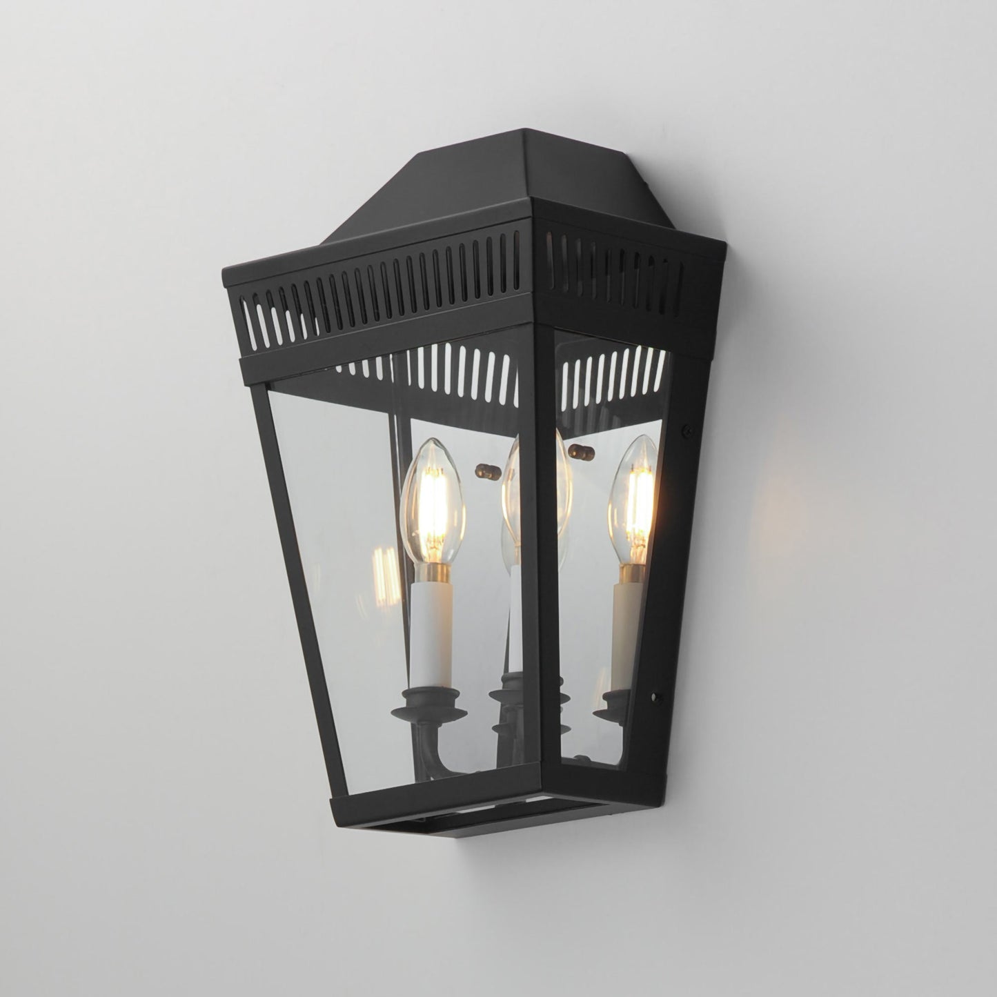 Oxford Outdoor Lantern Wall Light in Detail.