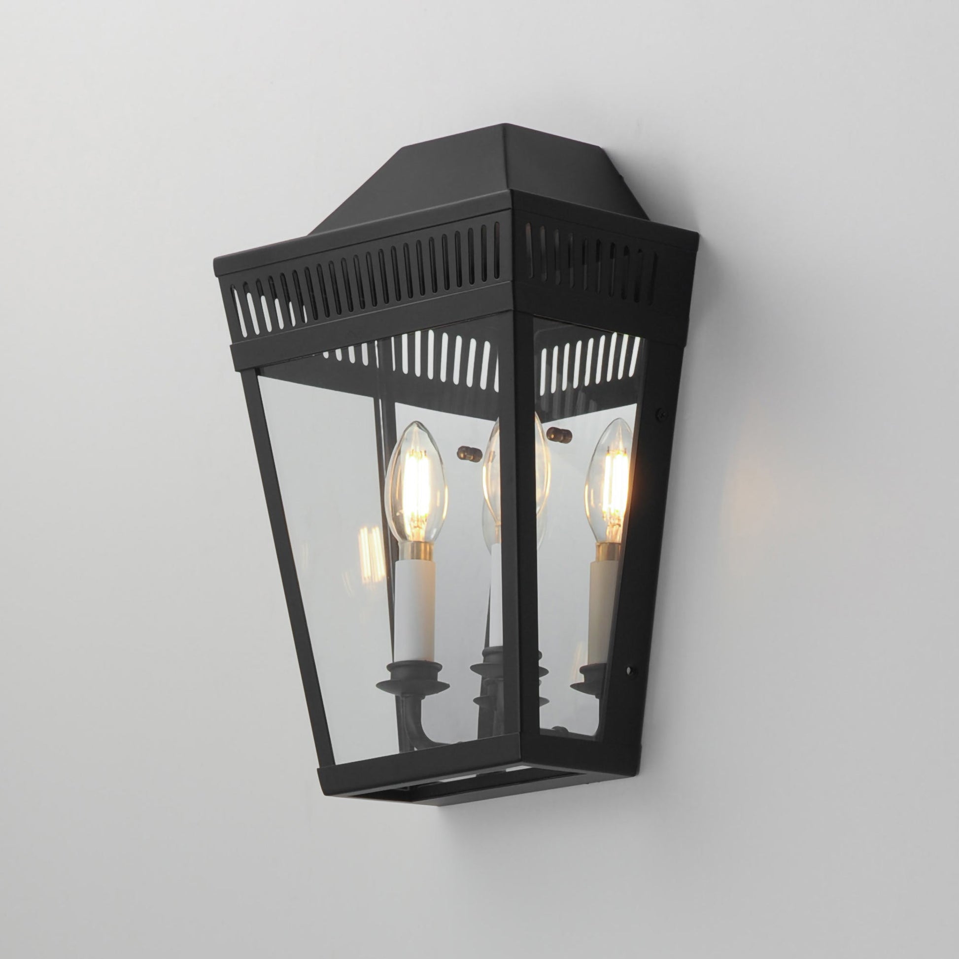 Oxford Outdoor Lantern Wall Light in Detail.