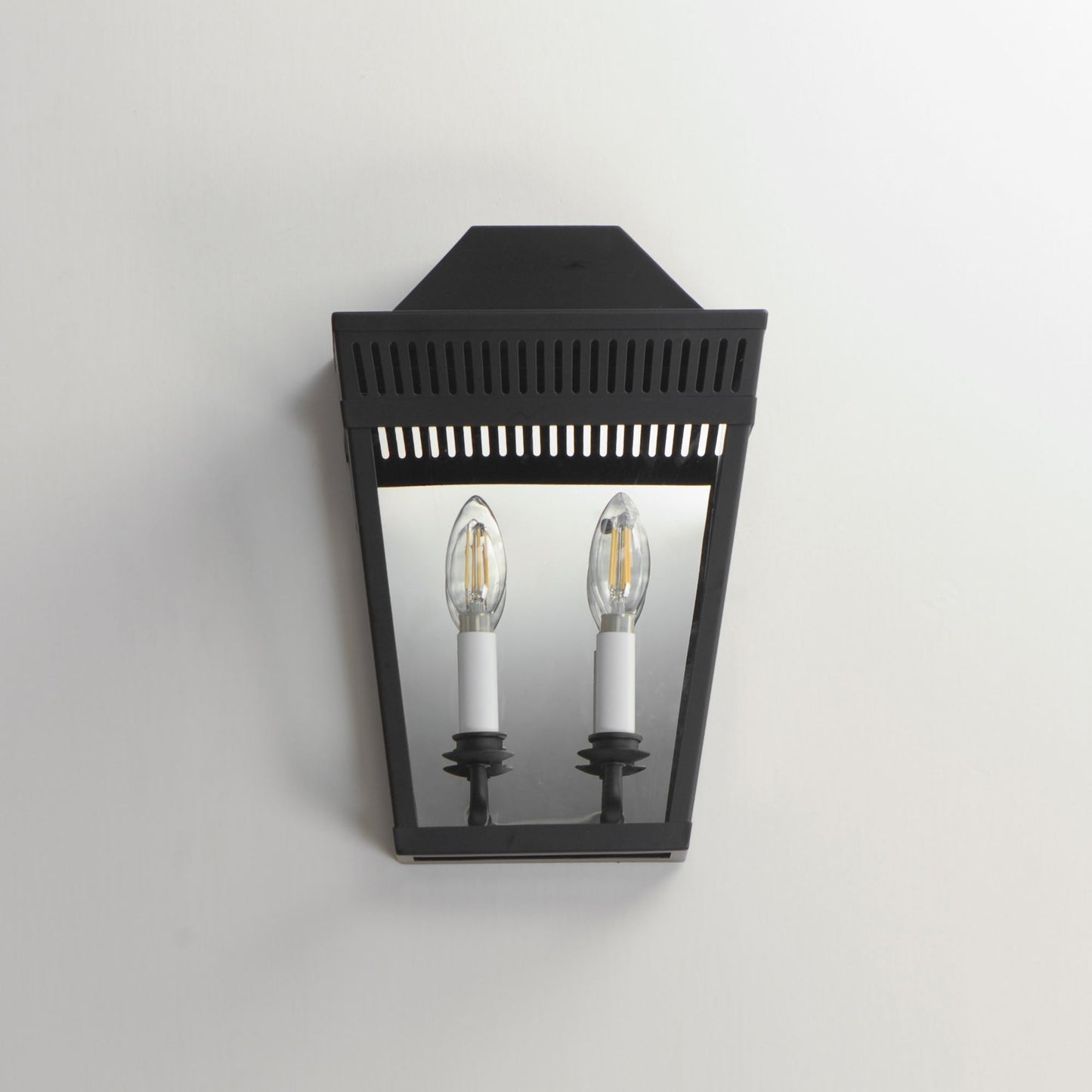 Oxford Outdoor Lantern Wall Light in Detail.