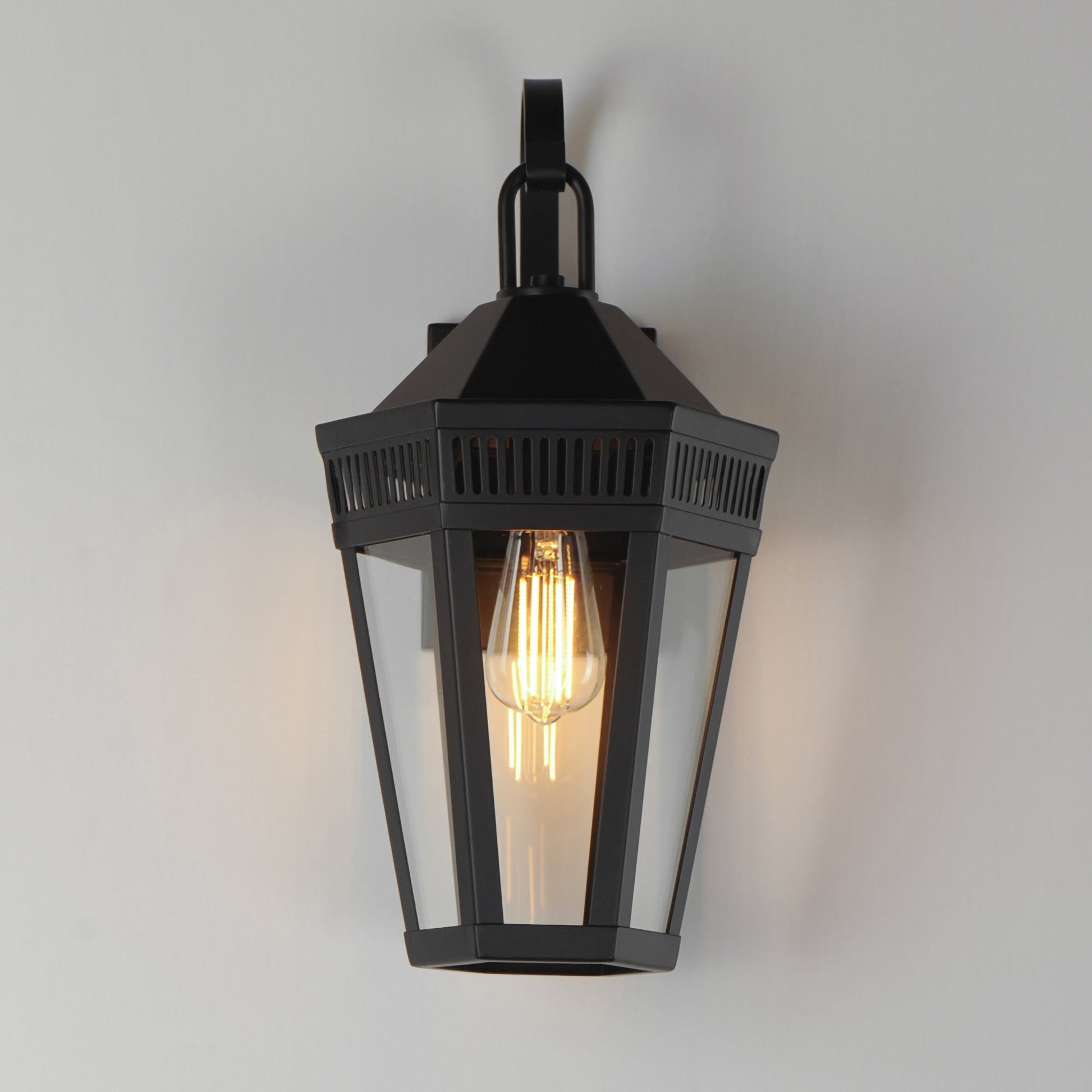 Oxford Outdoor Wall Light in Detail.