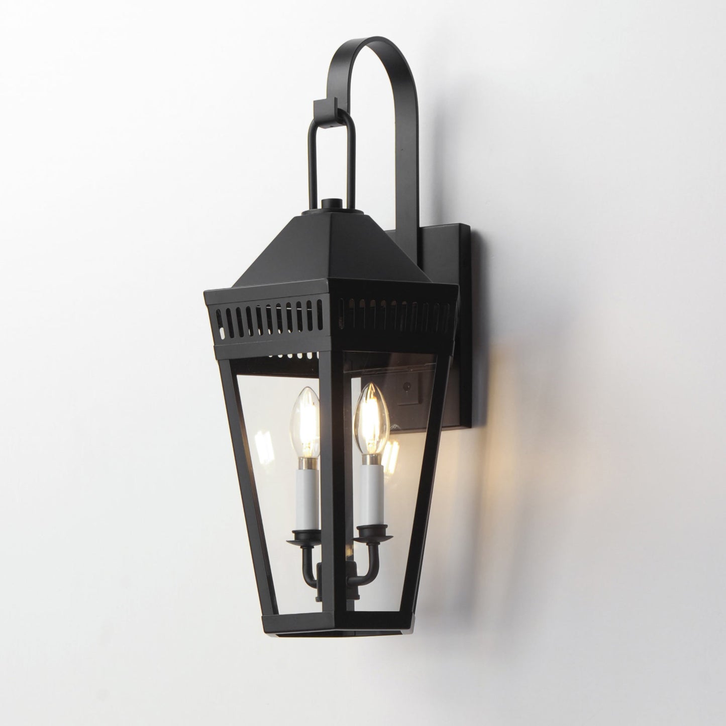 Oxford Outdoor Wall Light in Detail.