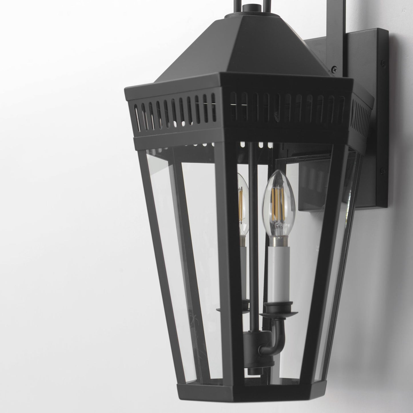Oxford Outdoor Wall Light in Detail.