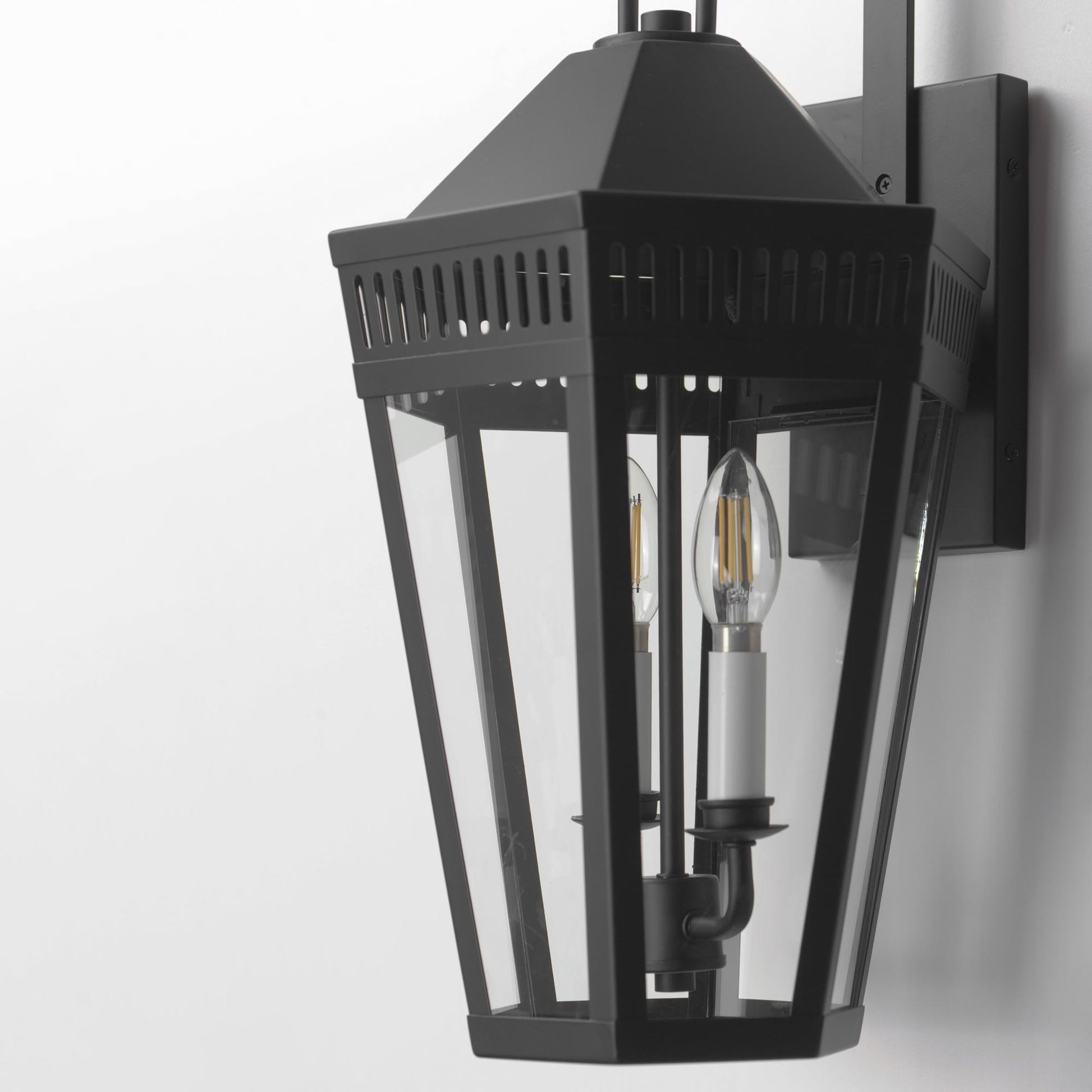 Oxford Outdoor Wall Light in Detail.