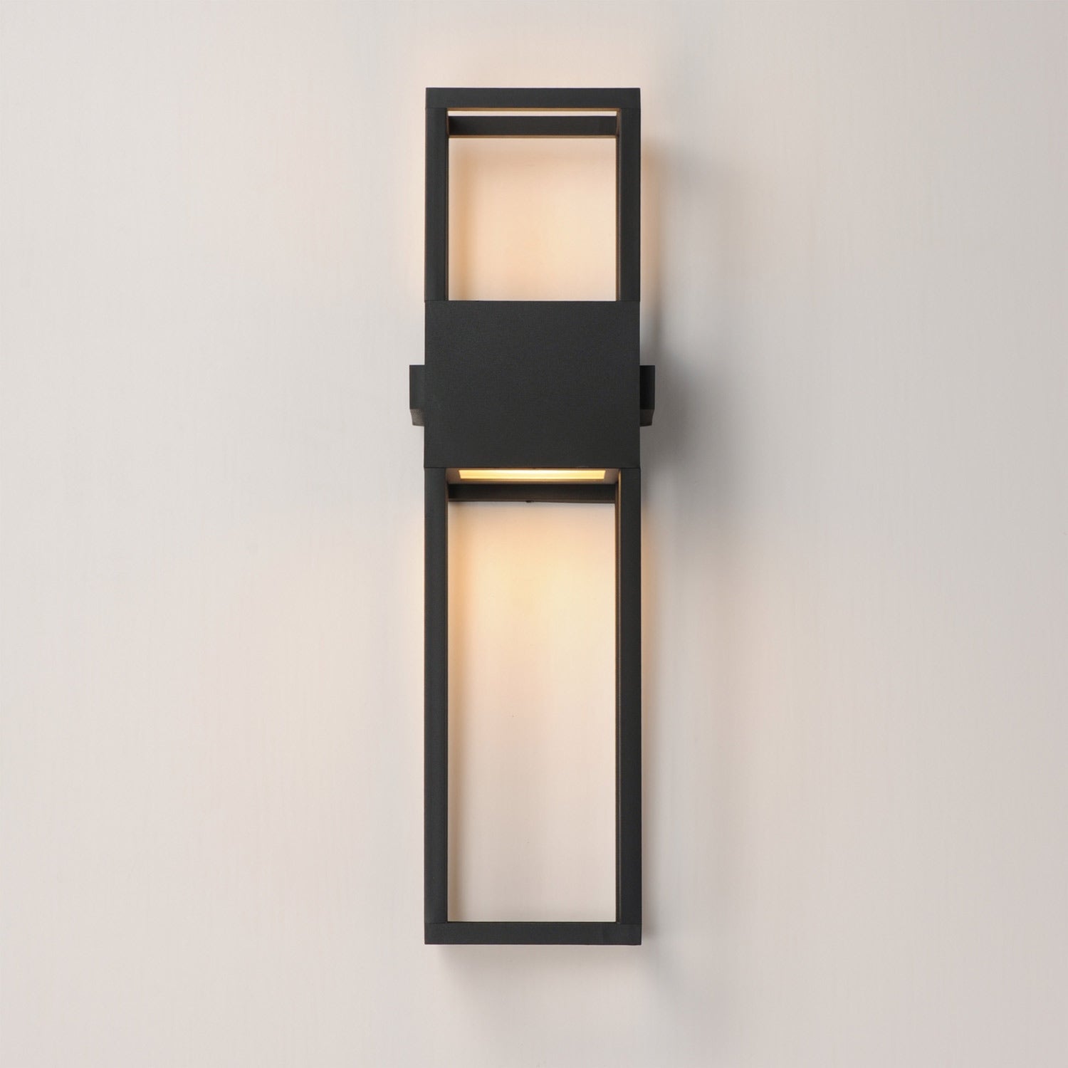 Strand VX Outdoor LED Wall Light in Detail.