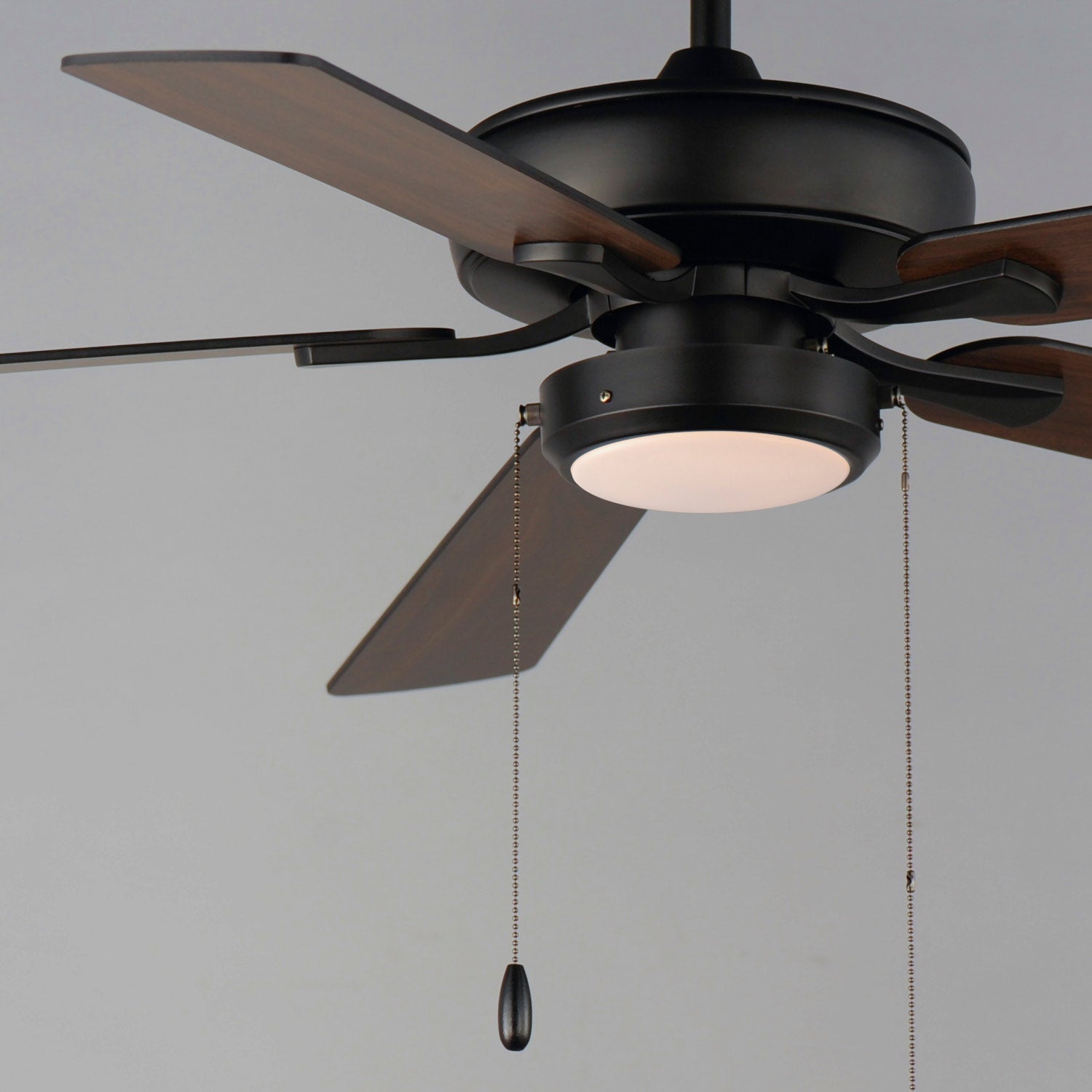 Super-Max LED Ceiling Fan in Detail.