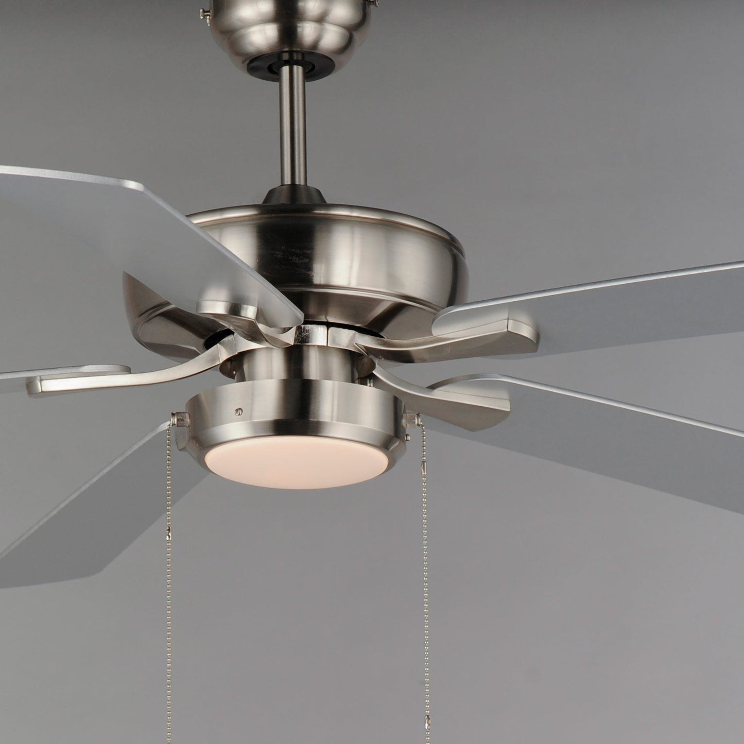Super-Max LED Ceiling Fan in Detail.