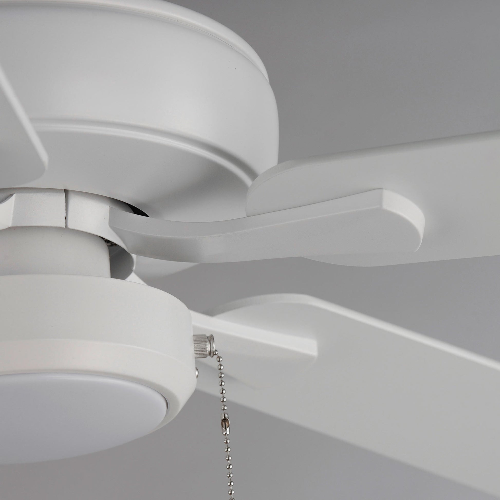 Super-Max LED Ceiling Fan in Detail.