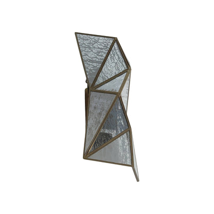 Geo-Gem Wall Light in Detail.