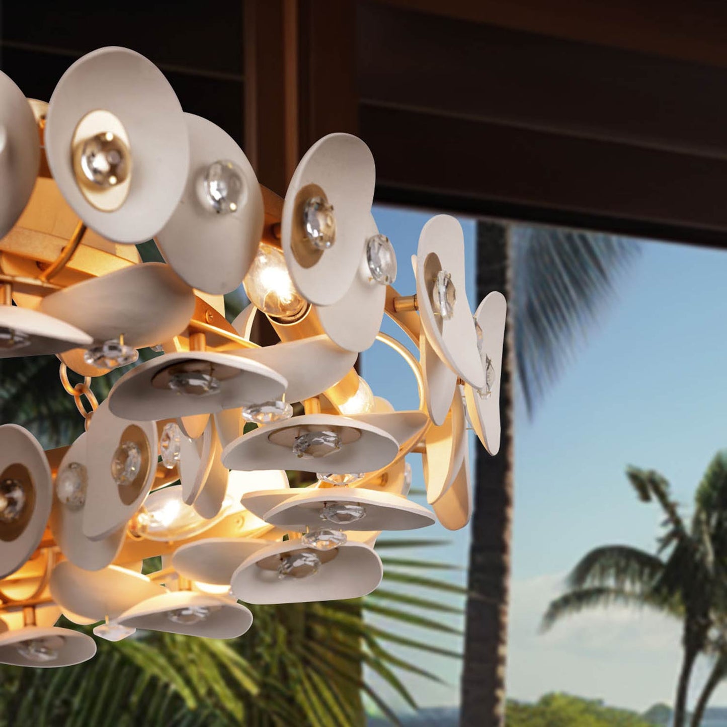 Niu Chandelier in Detail.