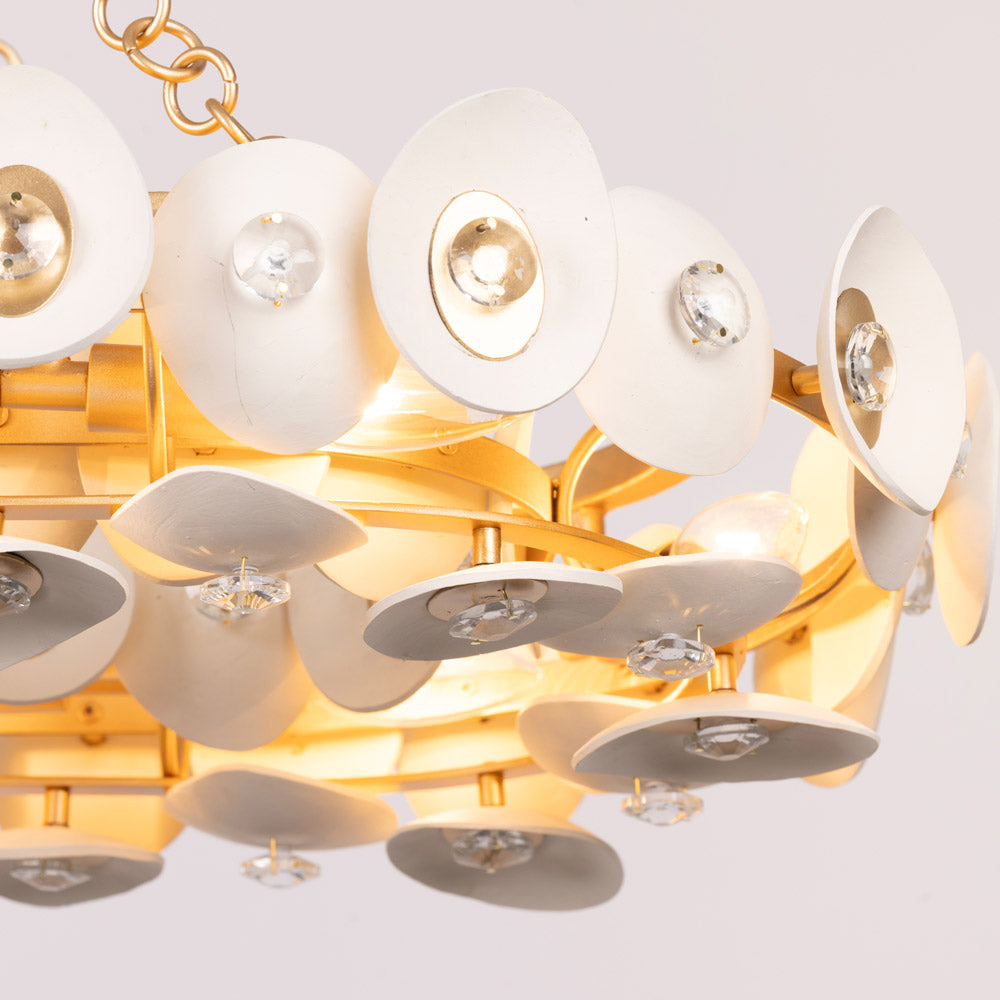 Niu Linear Pendant Light in Detail.