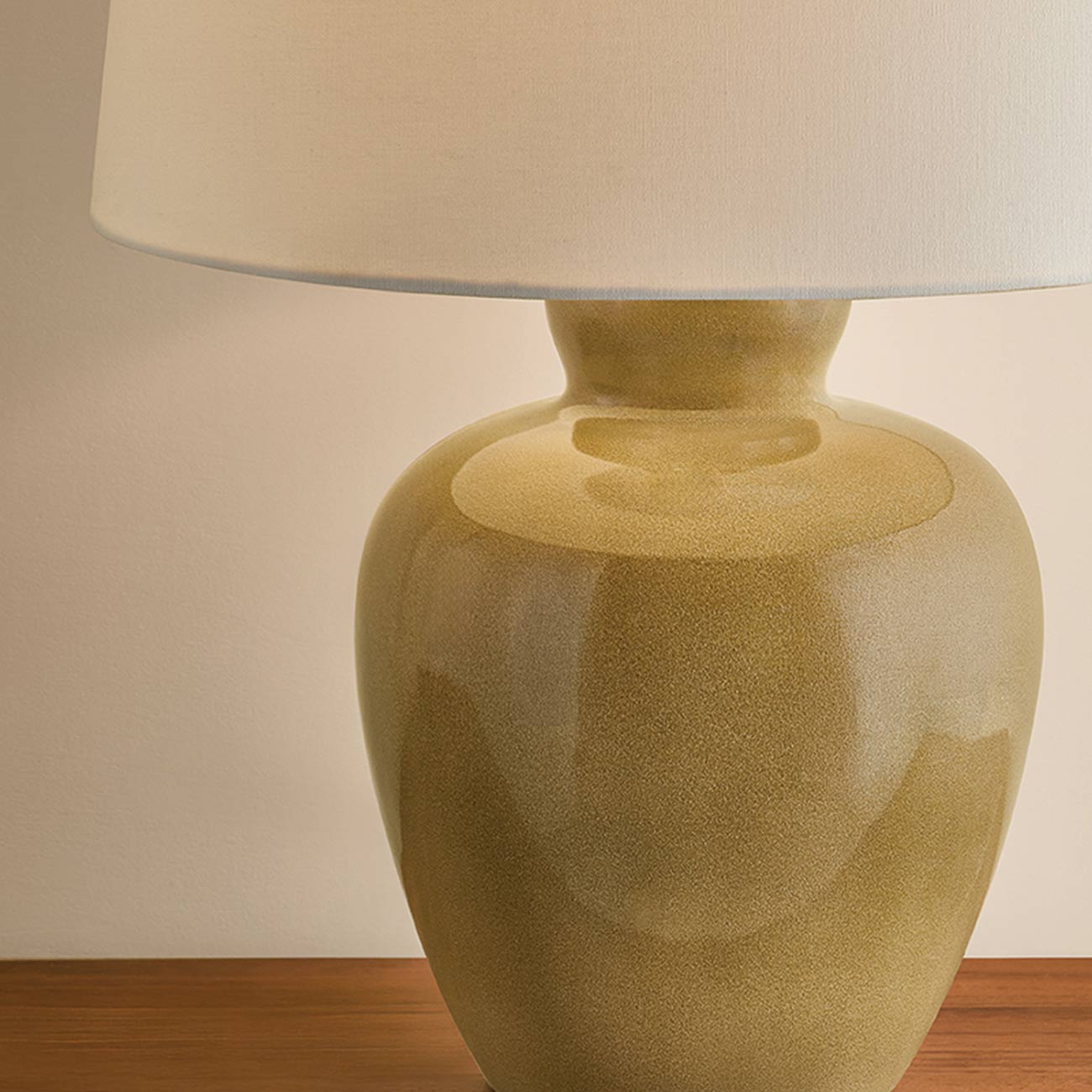 Azaire Table Lamp in Detail.
