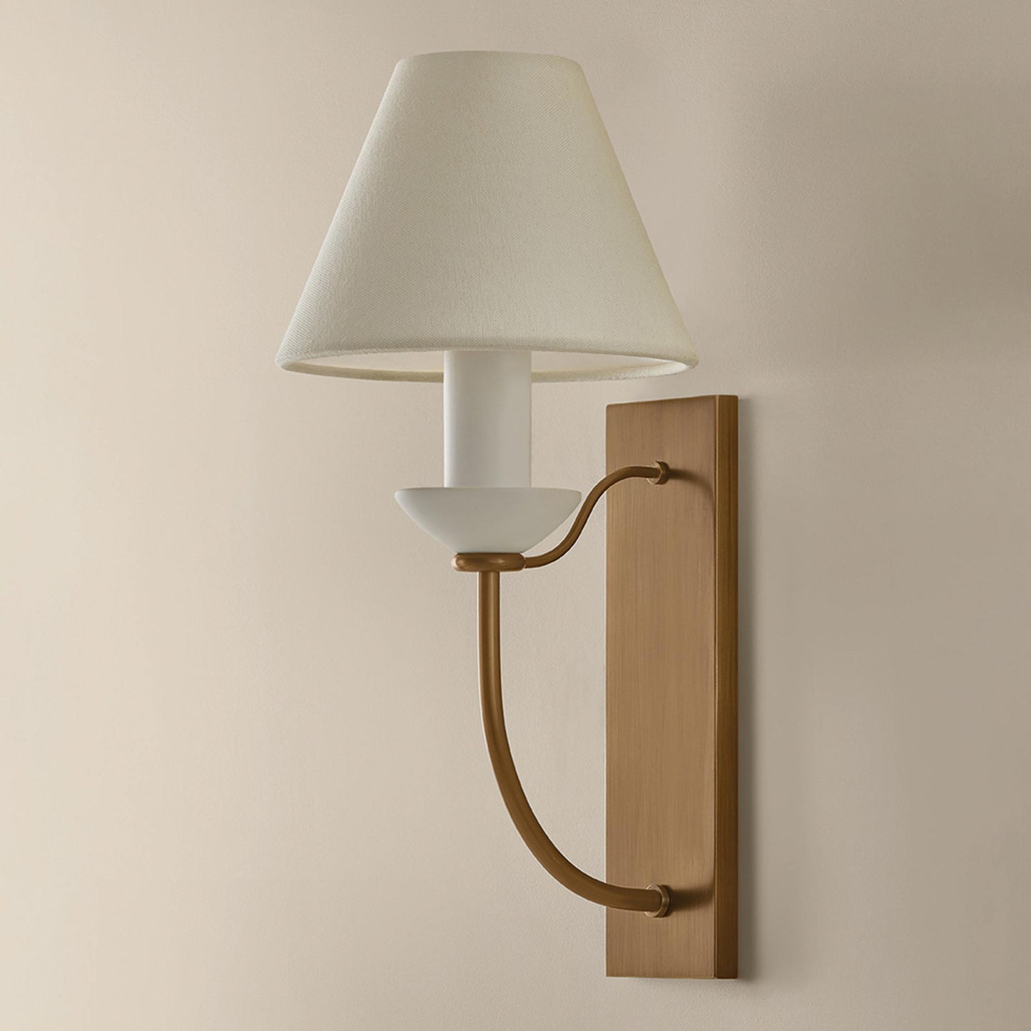 Brinlea Wall Light in Detail.