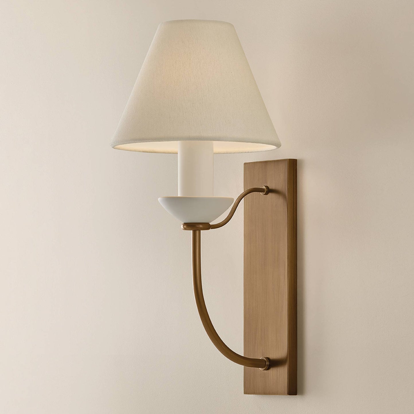 Brinlea Wall Light in Detail.