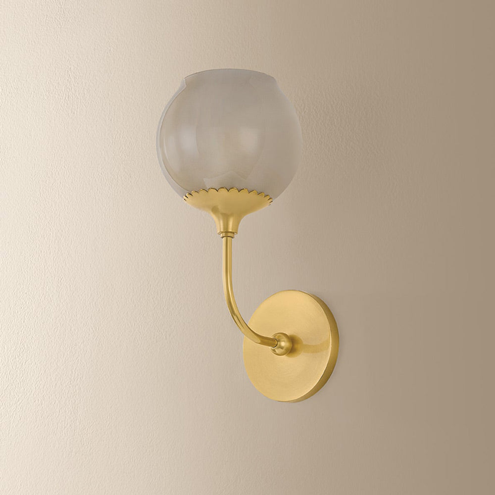 Daya Single Wall Light in Detail.
