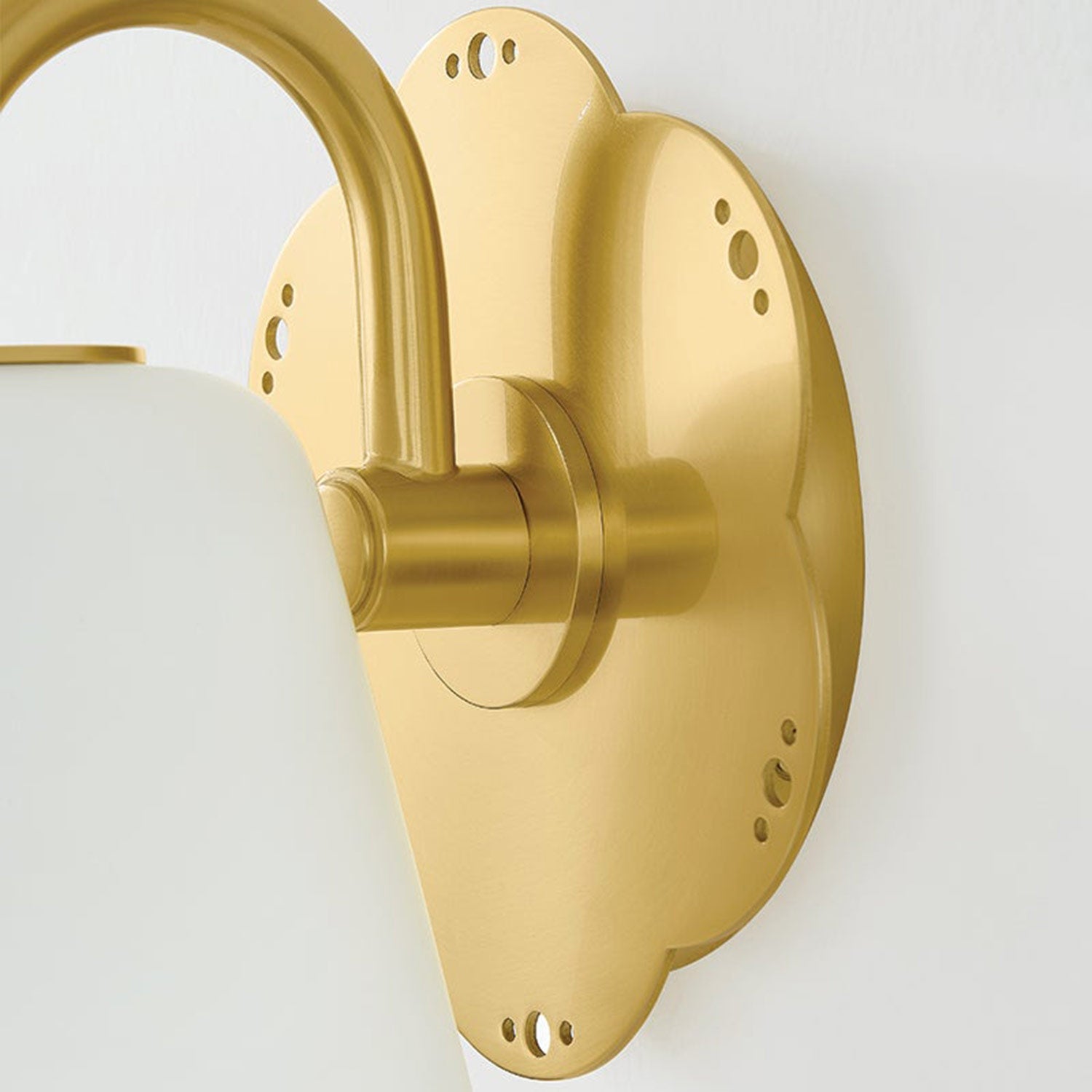 Leonella Bath Wall Light in Detail.