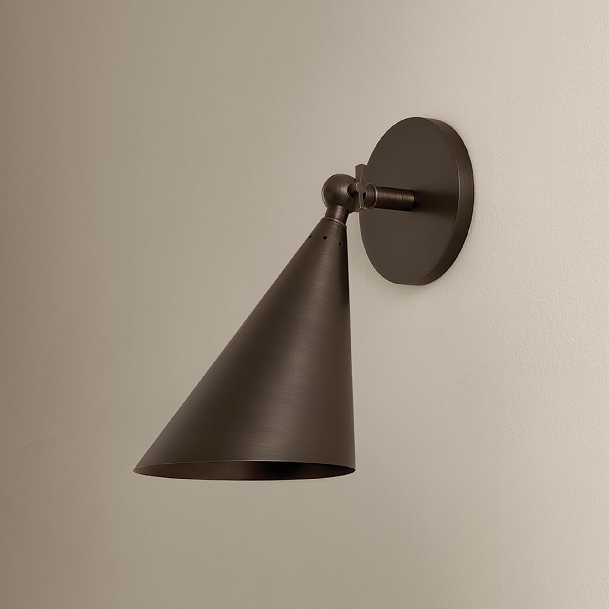 Luneth Wall Light in Detail.