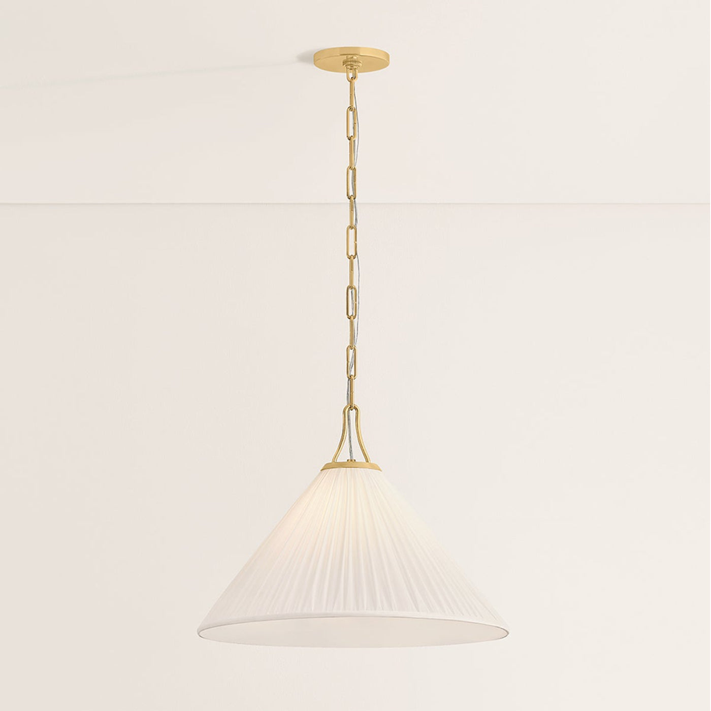 Merida Pendant Light in Detail.