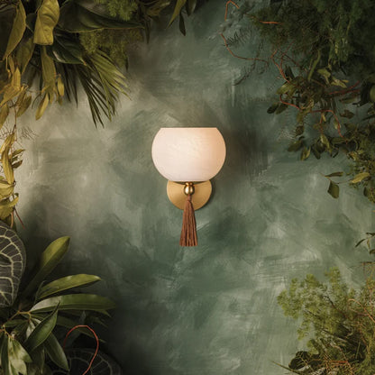 Niya Single Wall Light in Detail.