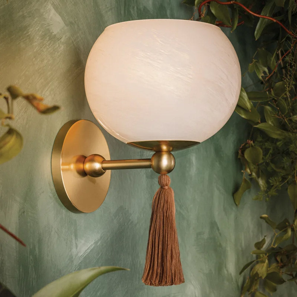 Niya Single Wall Light in Detail.