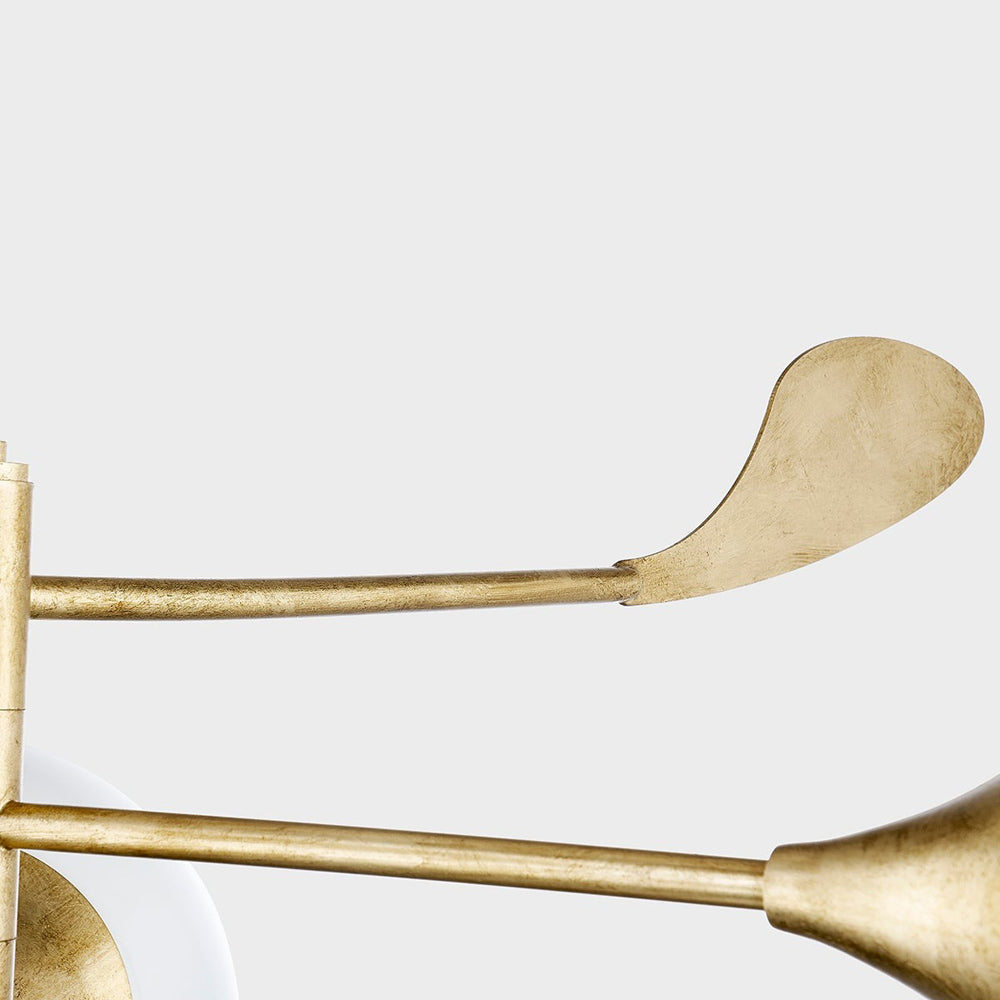 Victoria Chandelier in Detail.