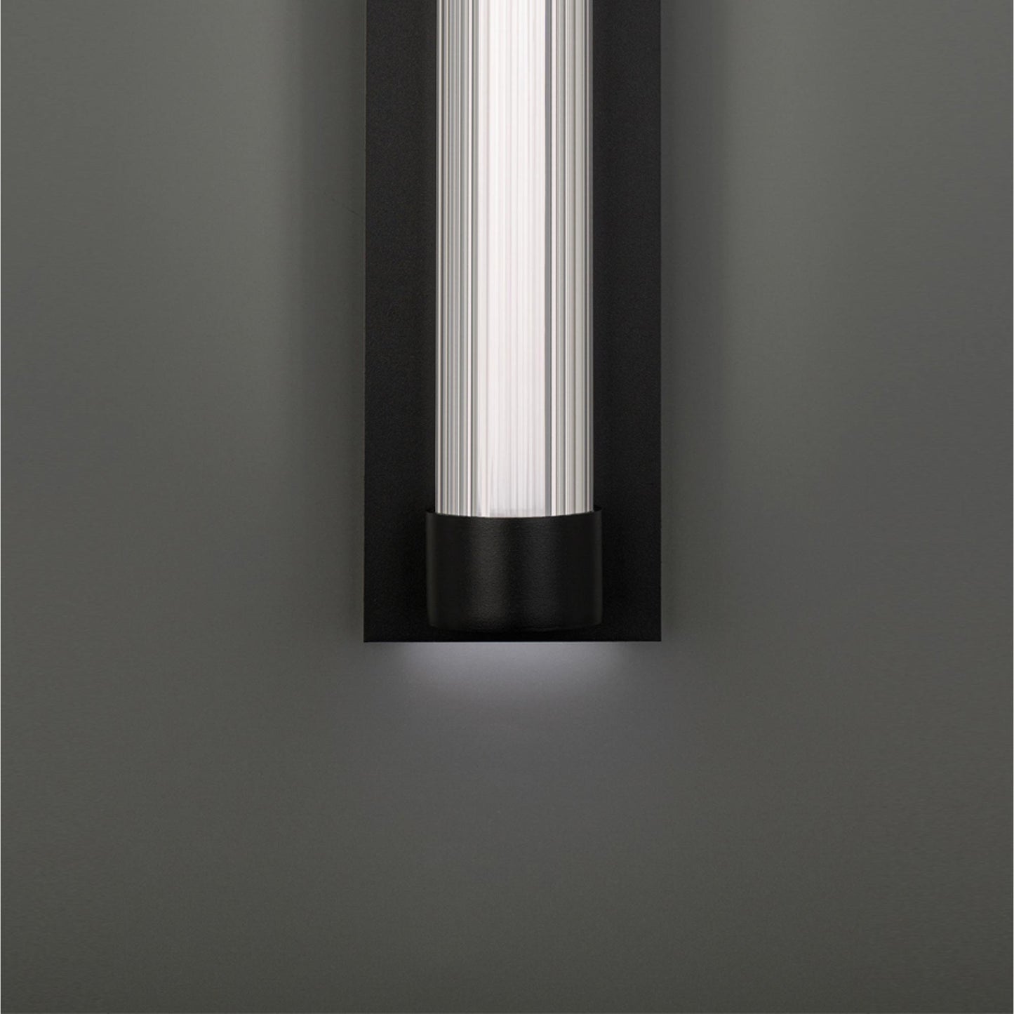 Chyzel Outdoor LED Wall Light in Detail.