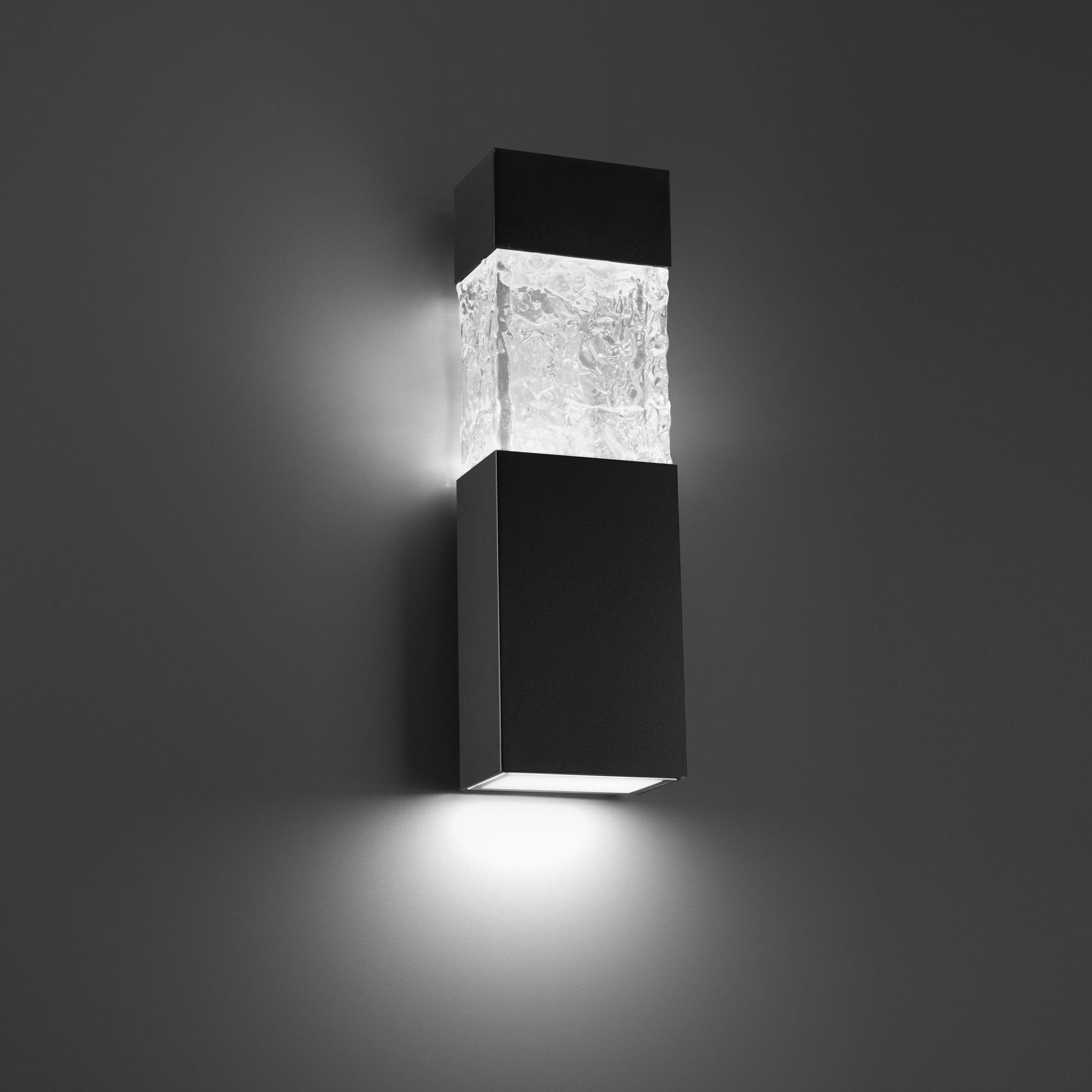 Monarch Outdoor LED Wall Light in Detail.