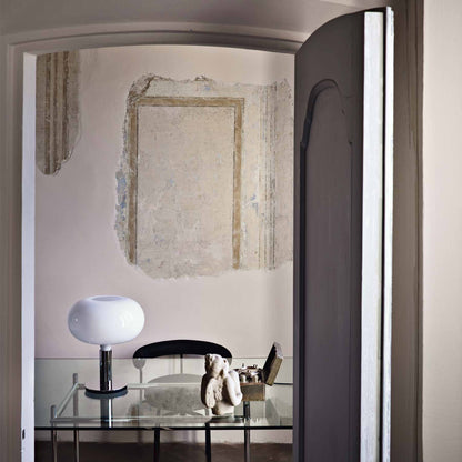 AM1N Table Lamp in living room.