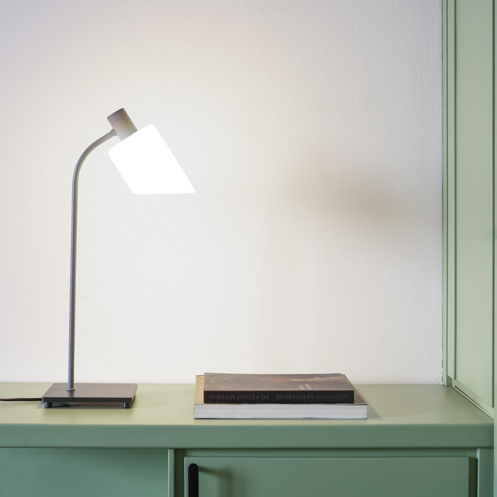 Lampe de Bureau Table Lamp in living room.