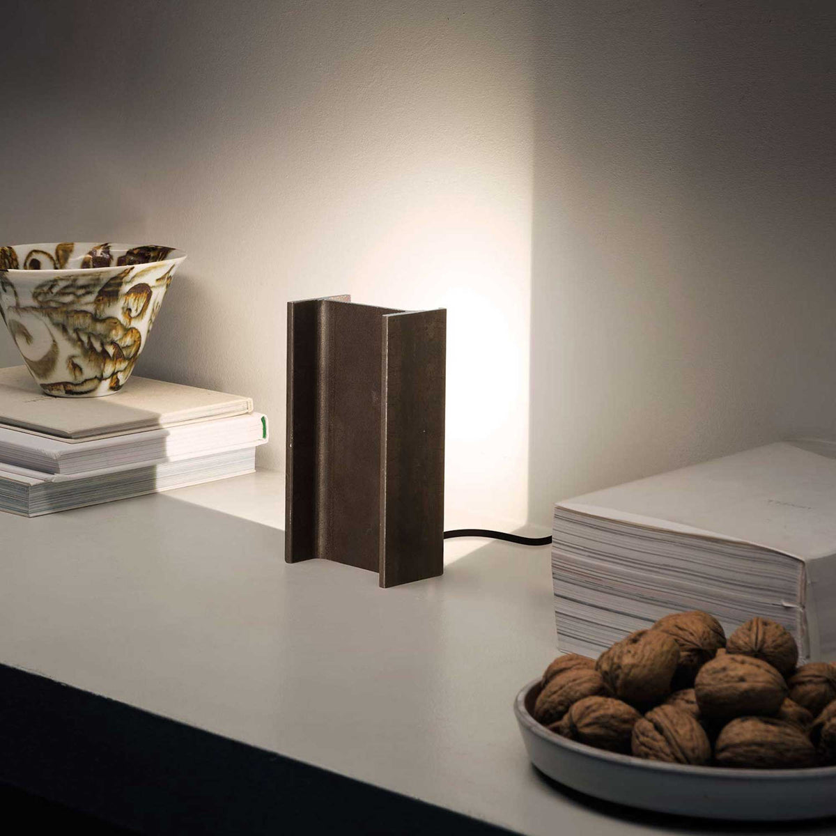 Mais Plus Que Cela Je Ne Peux Pas LED Table Lamp in living room.