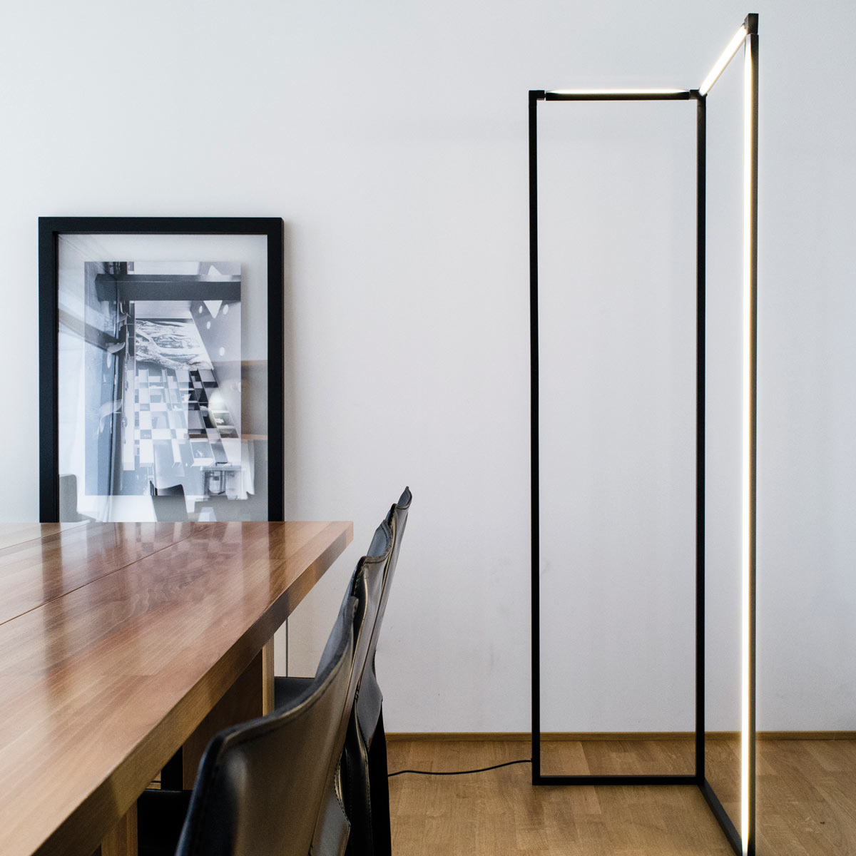 Spigolo LED Floor Lamp in living room.