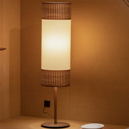 Tamíz Floor Lamp in Detail.