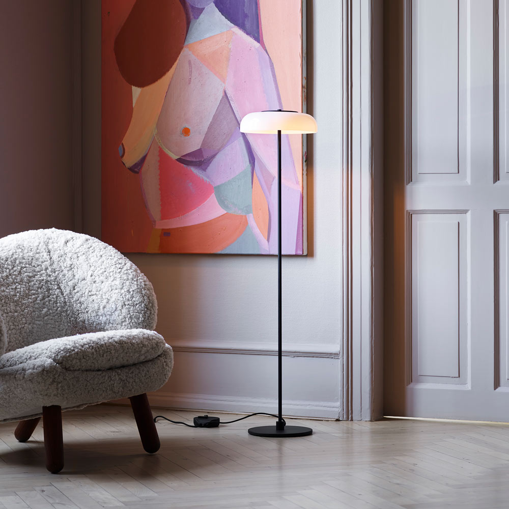 Blossi LED Floor Lamp in living room.