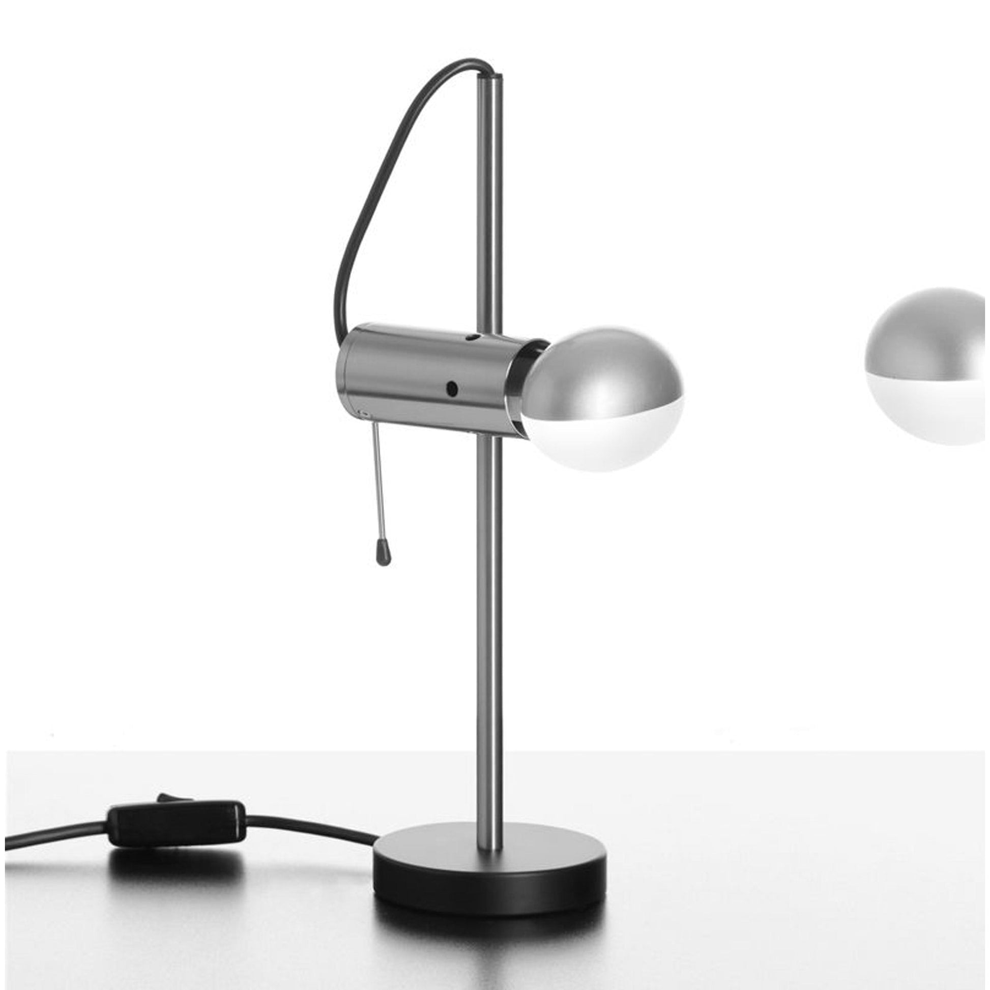 Agnoli Table Lamp in Detail.