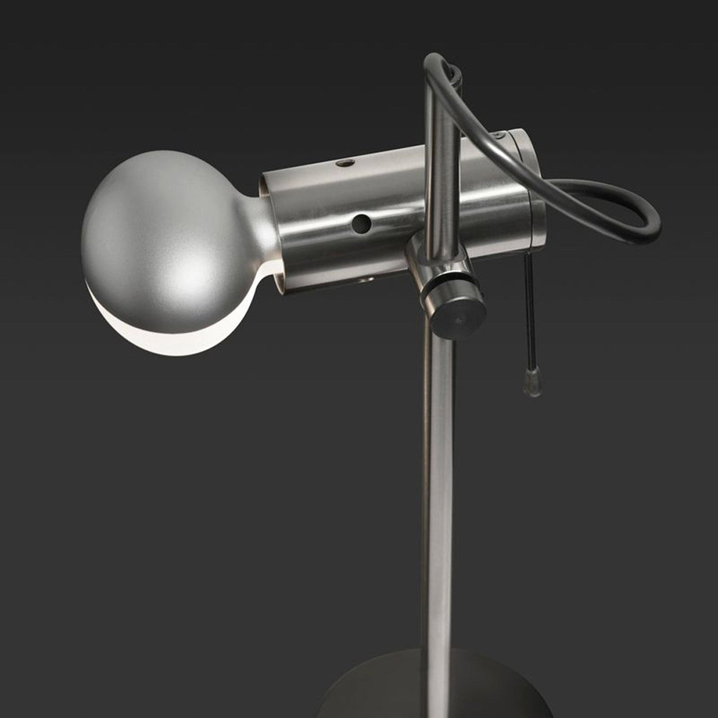 Agnoli Table Lamp in Detail.