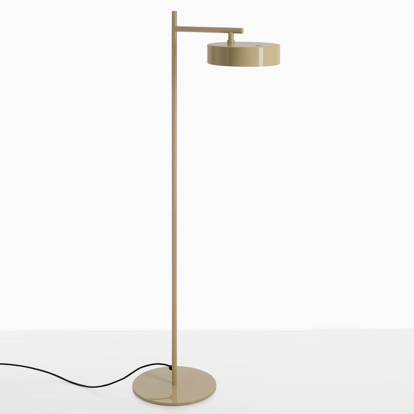 Berlin Outdoor Floor Lamp in Detail.