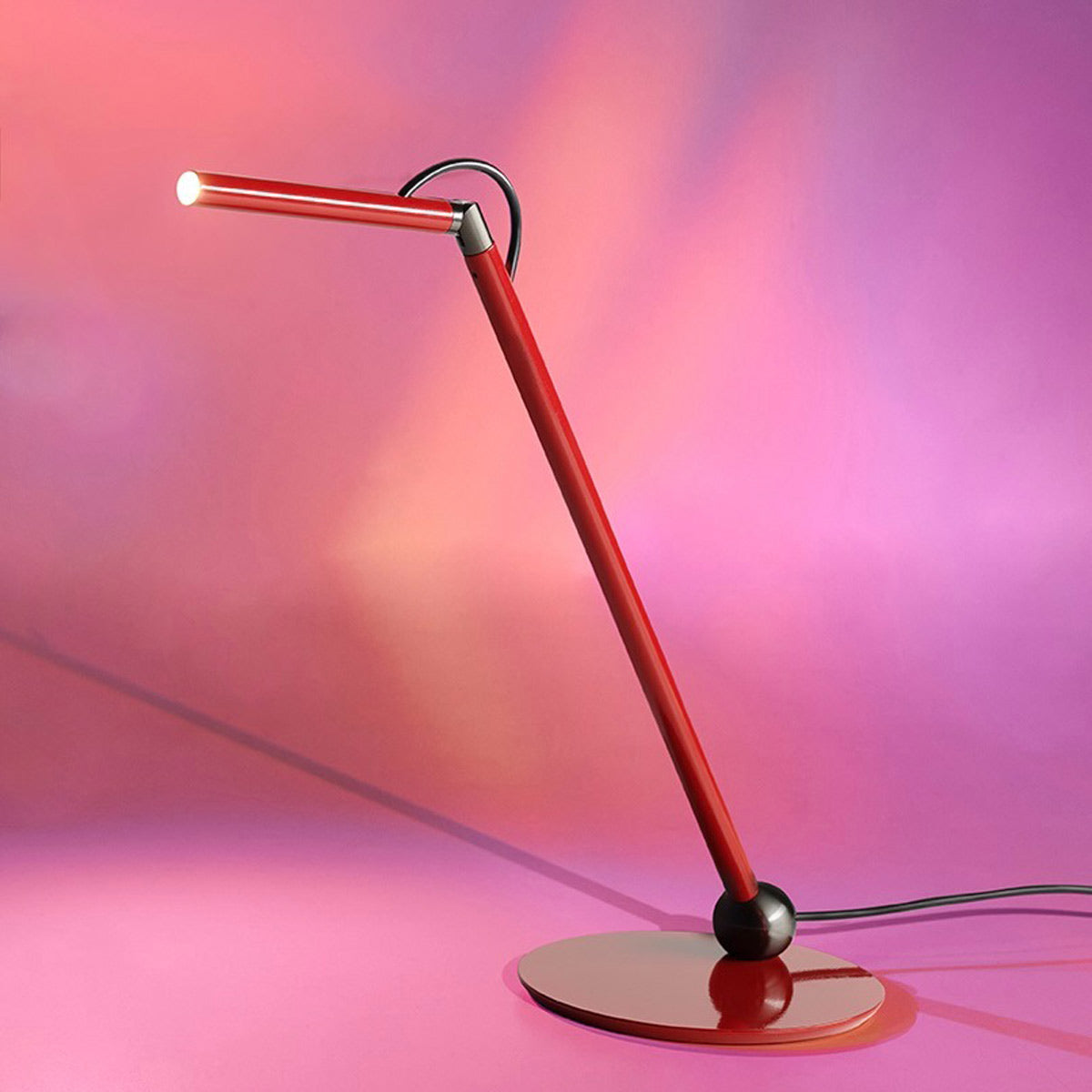 Calamaio LED Table Lamp in Detail.