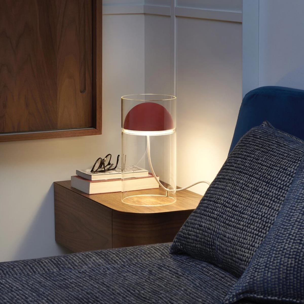 Medusa LED Table Lamp in bedroom.