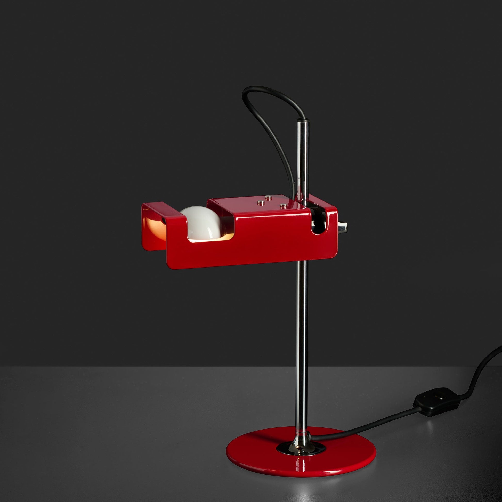 Spider Mini Table Lamp in Detail.