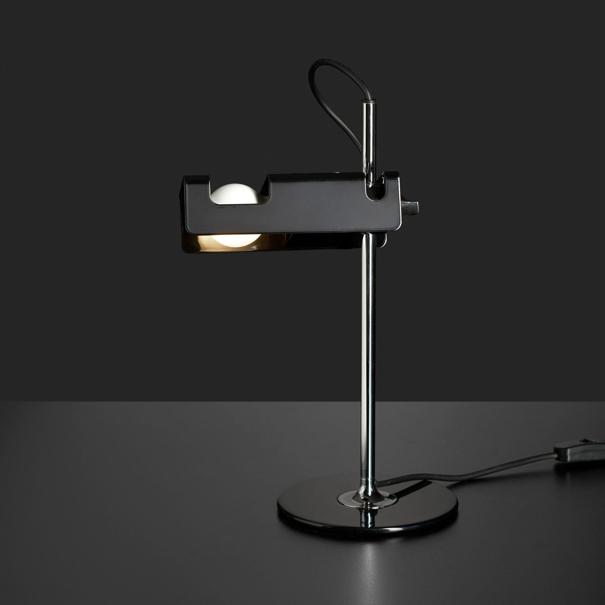 Spider Mini Table Lamp in Detail.