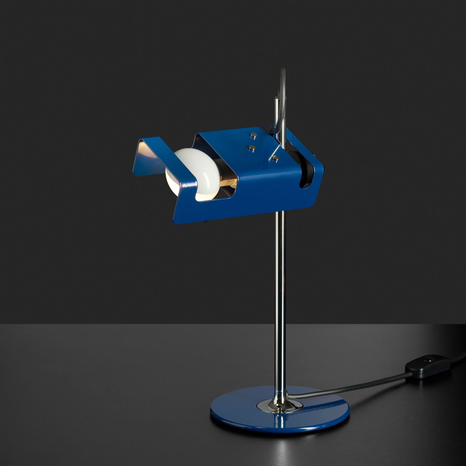 Spider Mini Table Lamp in Detail.